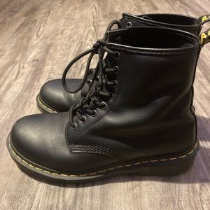 doc martin boots size US 9